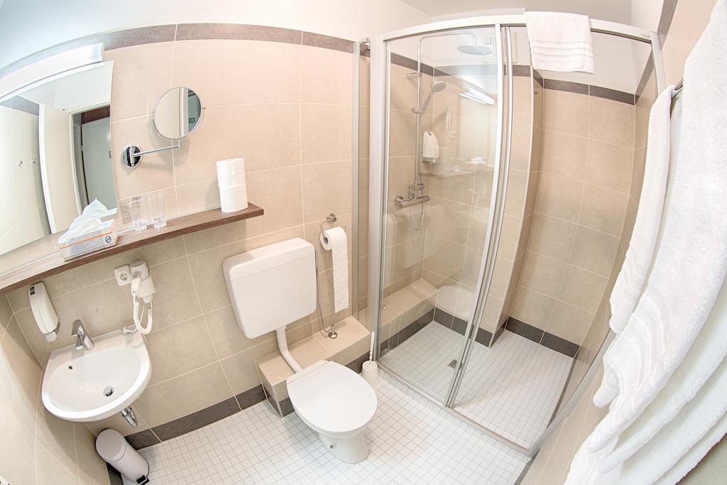 Fruehstueckshotel Waldbauer Bad Schallerbach Room photo
